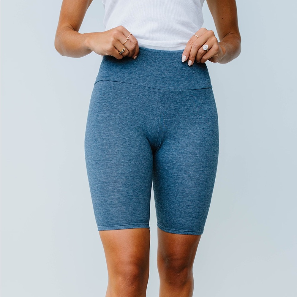 Aero Biker Shorts in Charcoal - Picture 15 of 15